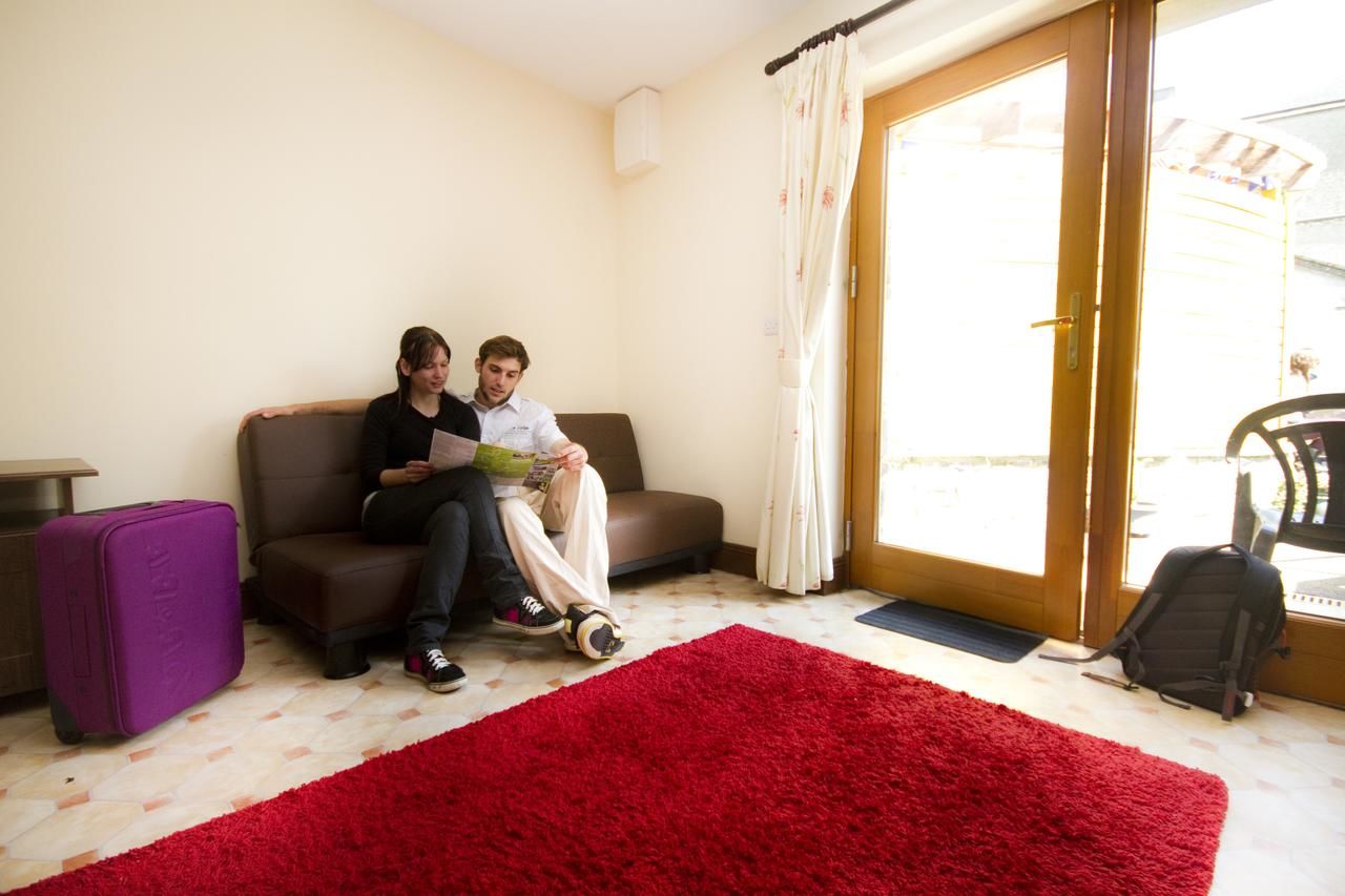 Хостелы Cashel Holiday Hostel Кашел
