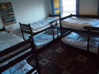 Хостелы Cashel Holiday Hostel Кашел Односпальная кровать в общем номере для мужчин с общей ванной комнатой.-2