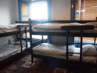 Хостелы Cashel Holiday Hostel Кашел Односпальная кровать в общем номере для мужчин с общей ванной комнатой.-3